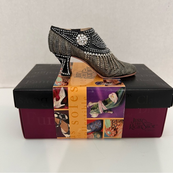 Just The Right Shoe "Parisian Nights" - Picture 2 of 12